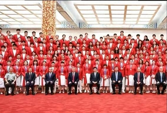 中国体育代表团奥运表彰大会,金牌背后的汗水,比想象中更沉 中国体育代表团奥运表彰大会,金牌背后的汗水,比想象中更沉