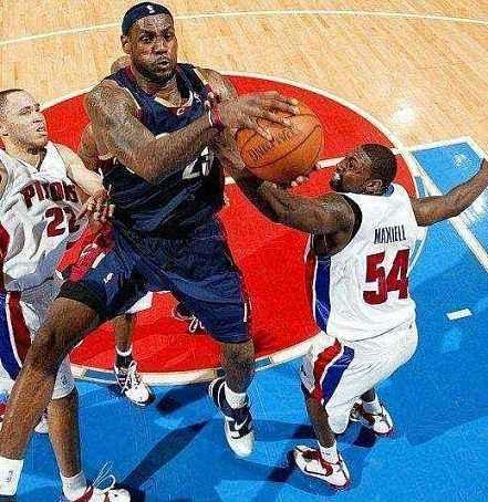 骑士vs活塞11.21视频，这场球赛到底有多精彩？我反复看了三遍