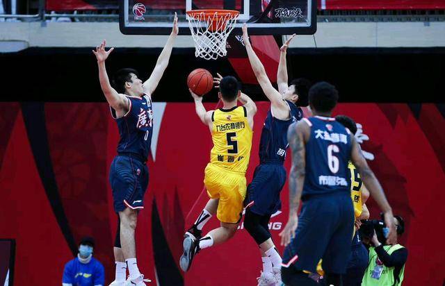 17-18赛季辽宁vs新疆,那场让全中国篮球迷都坐不住的对决 17-18赛季辽宁vs新疆,那场让全中国篮球迷都坐不住的对决