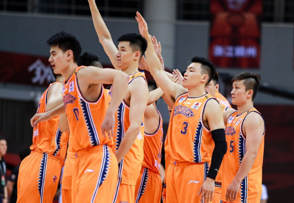 北京队VS深圳，那场让人手心冒汗的CBA对决，到底发生了什么？